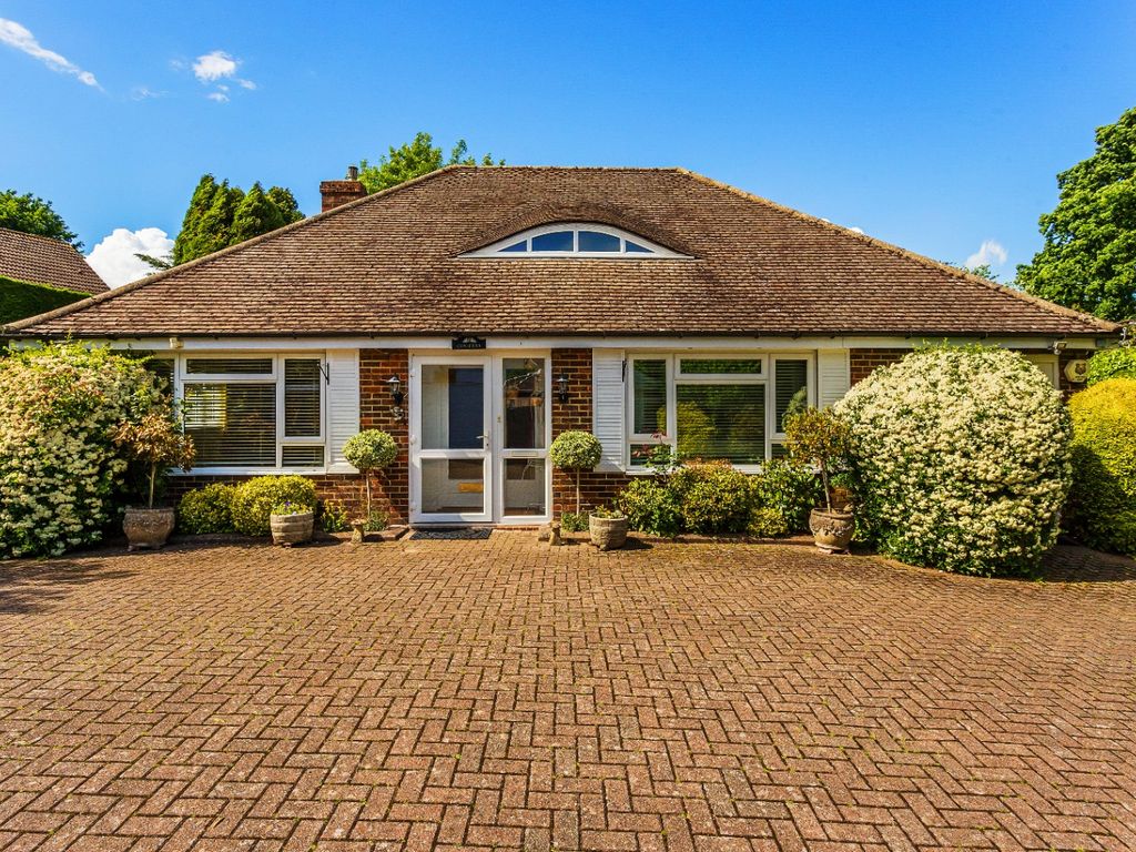 3 bed detached house for sale in Church Road, Lingfield RH7 Zoopla