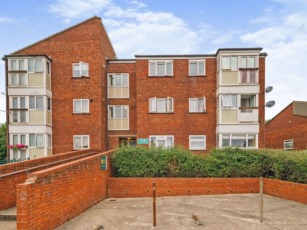 2 bed flat for sale in Red Willow, Harlow CM19 Zoopla