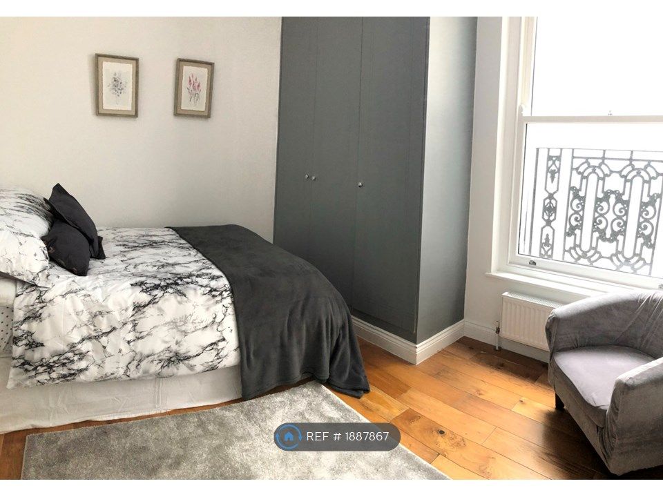 Studio to rent in Leinster Gardens, London W2, £1,690 pcm Zoopla