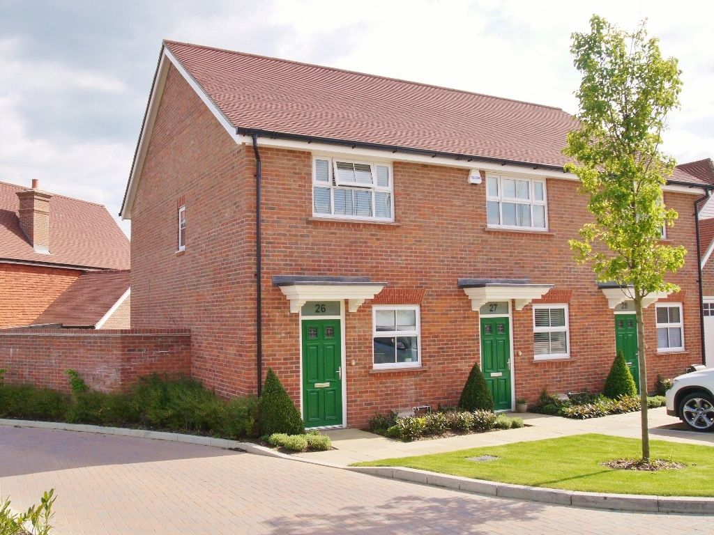 2 bed end terrace house to rent in 26 Scholars Walk, Horsham, West