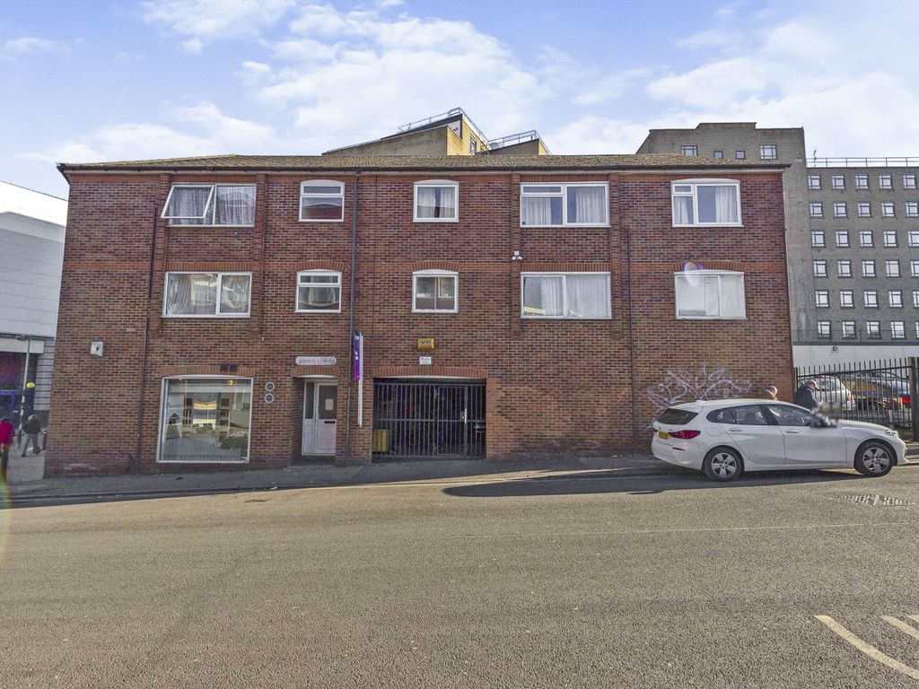 1 bed flat for sale in Crown Court, Inkerman Street, Luton, Bedfordshire LU1 Zoopla