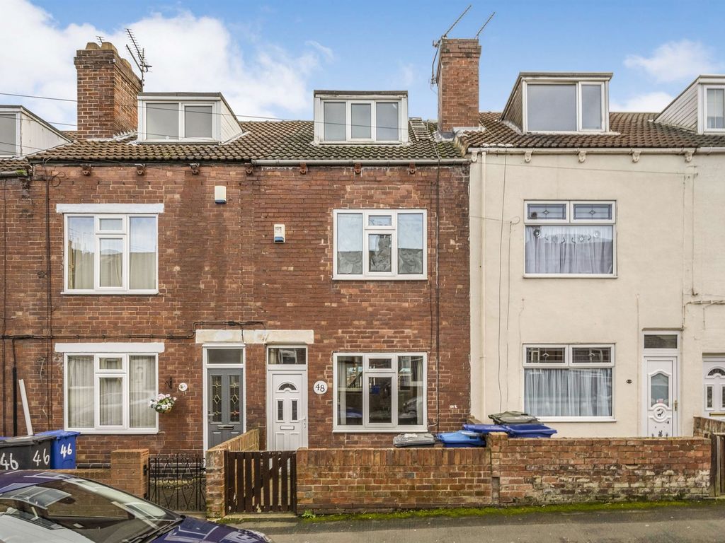 4 bed terraced house for sale in Ivanhoe Road, Conisbrough, Doncaster