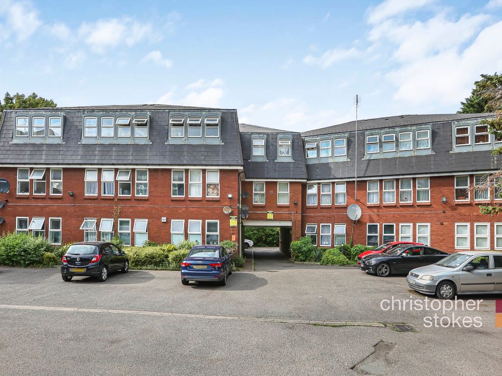 2 bed flat for sale in Butlers Court, Trinity Lane, Waltham Cross EN8