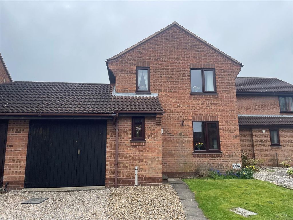 3 bed semidetached house for sale in Brindlegate, Pocklington, York