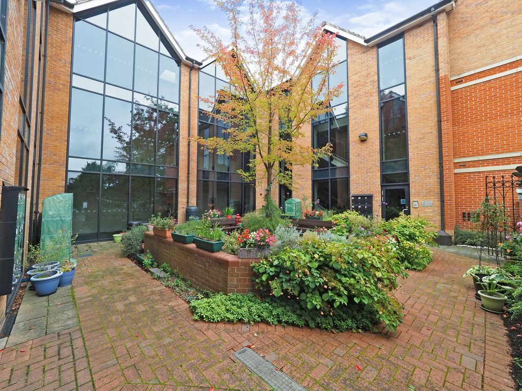 Priory Heights Court, Derby DE23  