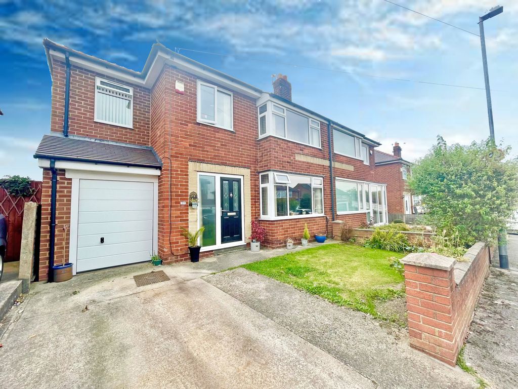 4 bed semidetached house for sale in Dunkirk Avenue, Preston PR2 Zoopla