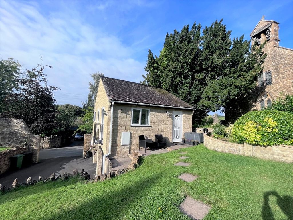 1 bed flat to rent in Thorne, Yeovil BA21, £800 pcm Zoopla