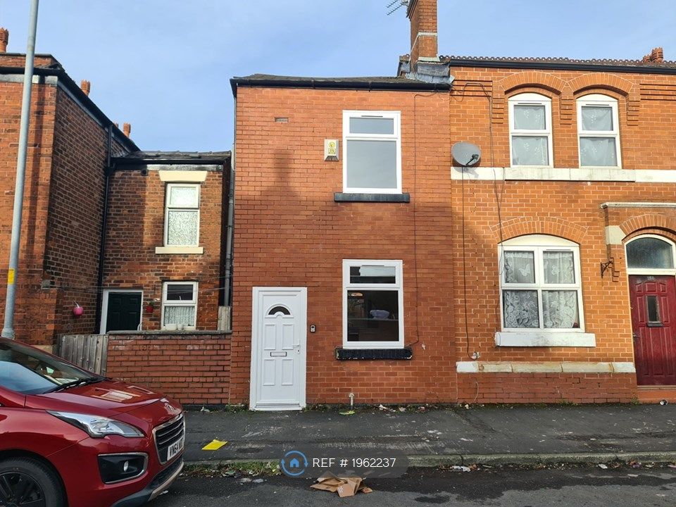 2 bed terraced house to rent in Burlington Street, AshtonUnderLyne OL6, £850 pcm Zoopla