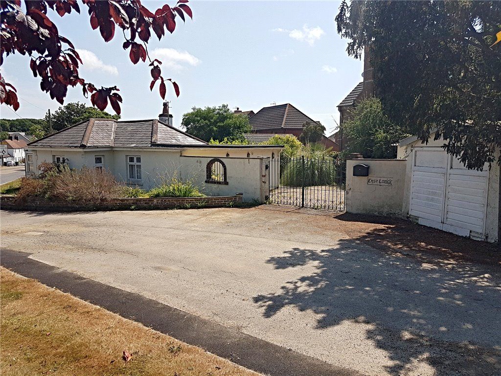 2 bed bungalow for sale in Dittons Road, Stone Cross, Pevensey BN24