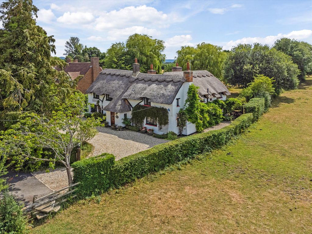 5 bed detached house for sale in Manor Road, Towersey, Thame