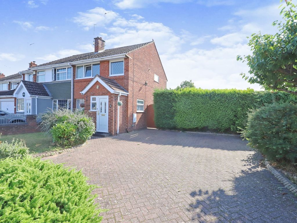 3 bed semidetached house for sale in Spindle Close, Kidderminster DY11