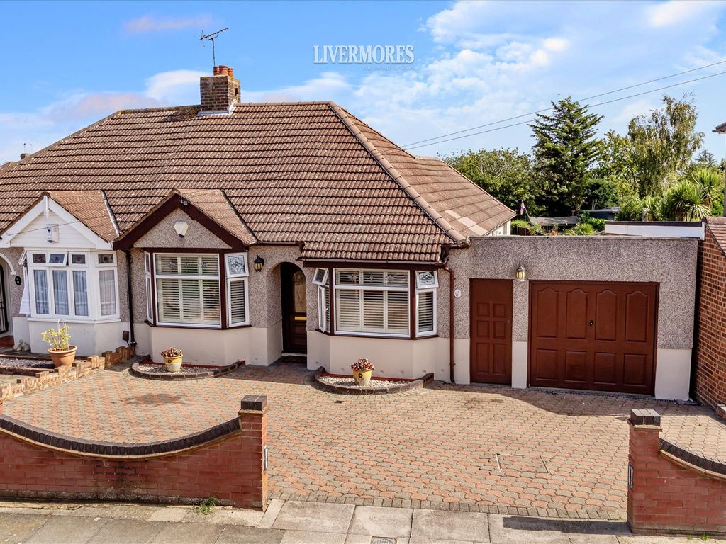 2 bed semidetached bungalow for sale in Langdale Crescent, Bexleyheath