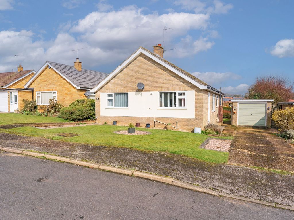 3 bed detached bungalow for sale in Hillside, Swaffham PE37, £340,000