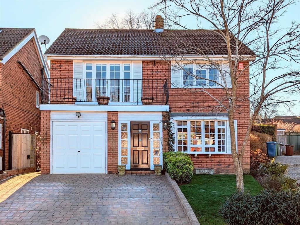 4 bed detached house for sale in Temple Mead Close, Stanmore HA7, £