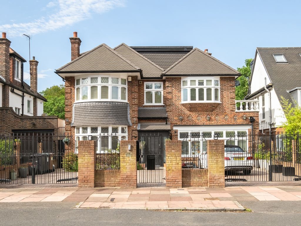 5 bed detached house for sale in Creighton Avenue, London N2, £