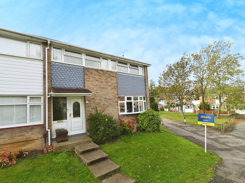 4 bed end terrace house for sale in Falstones, Basildon, Essex SS15, £