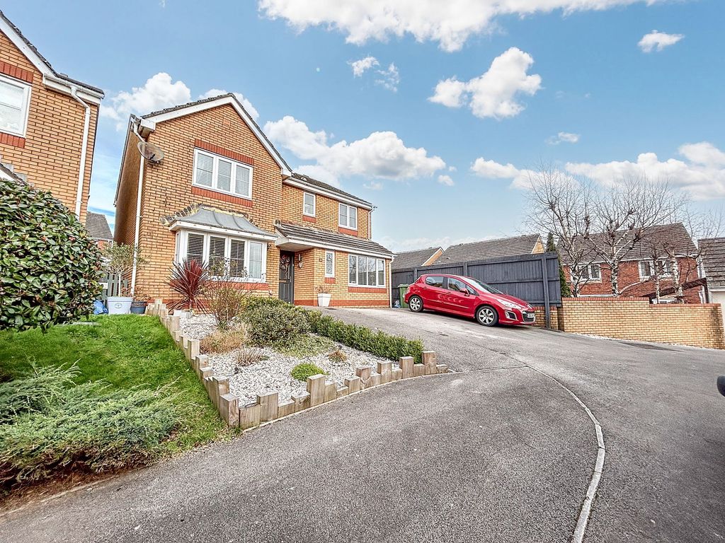 4 bed detached house for sale in Churchwood, Griffithstown NP4, £