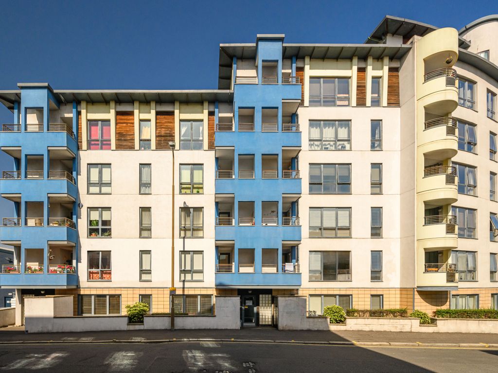 2 bed flat for sale in 20/7 Coburg Street, Edinburgh EH6, £225,000 Zoopla