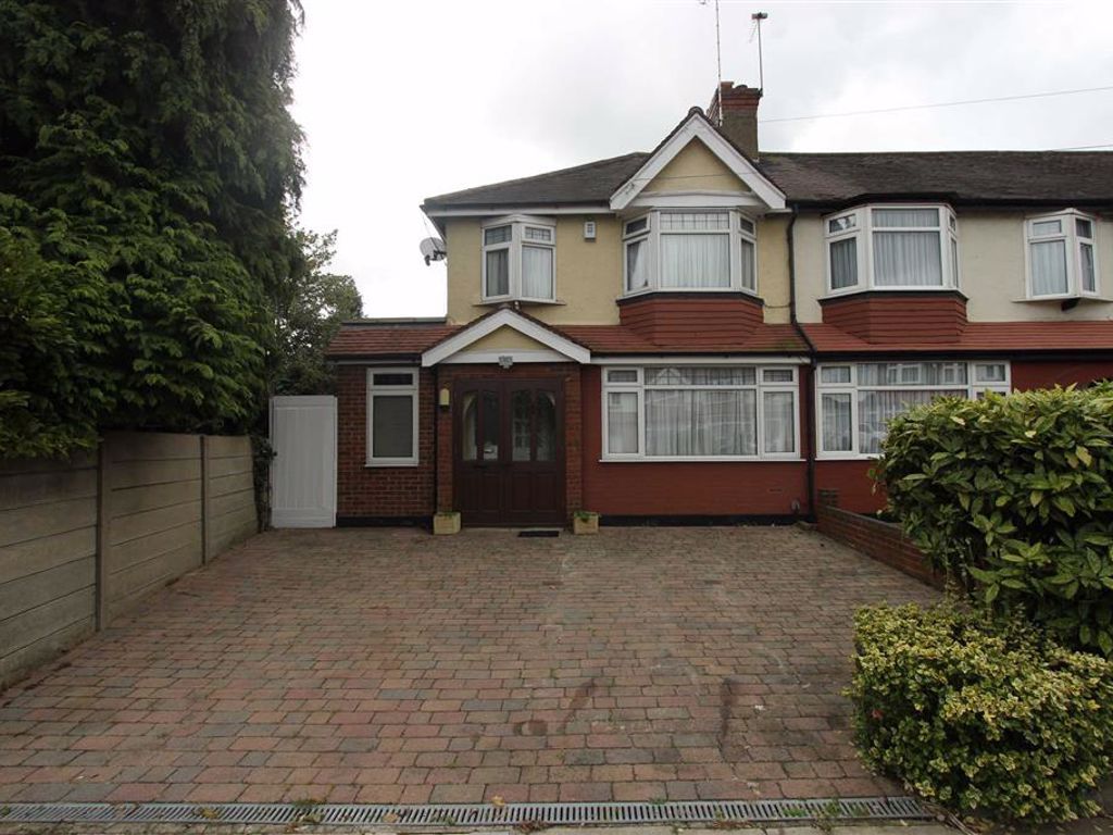 3 bed end terrace house for sale in Harrow Drive, Edmonton, London N9