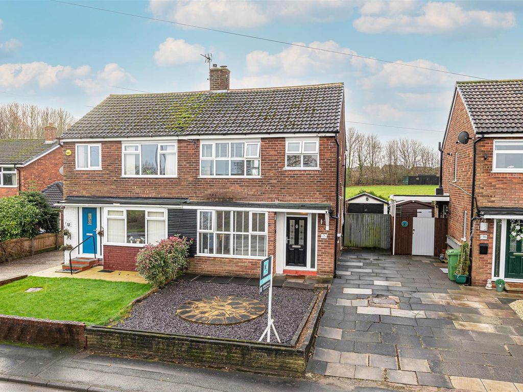 3 bed semidetached house for sale in Farnworth Road, Penketh