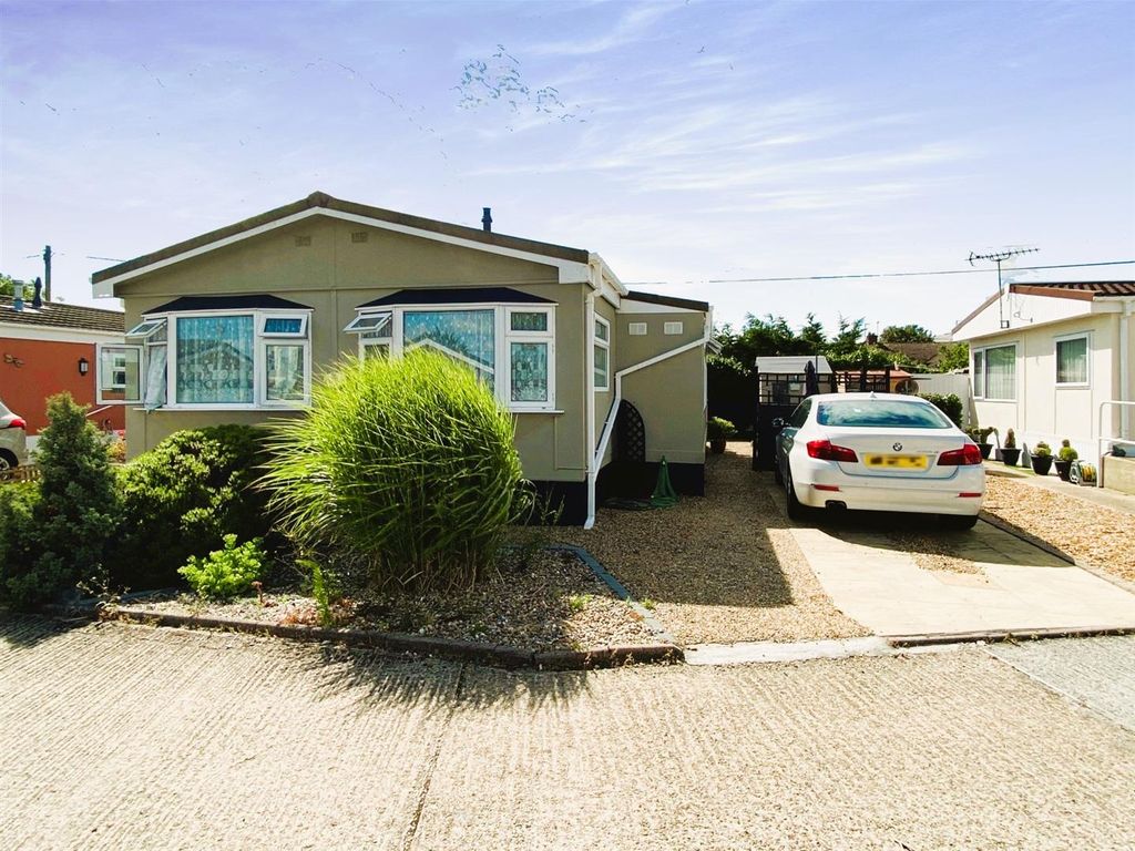 2 bed mobile/park home for sale in Beeches Mobile Homes Park, Victoria