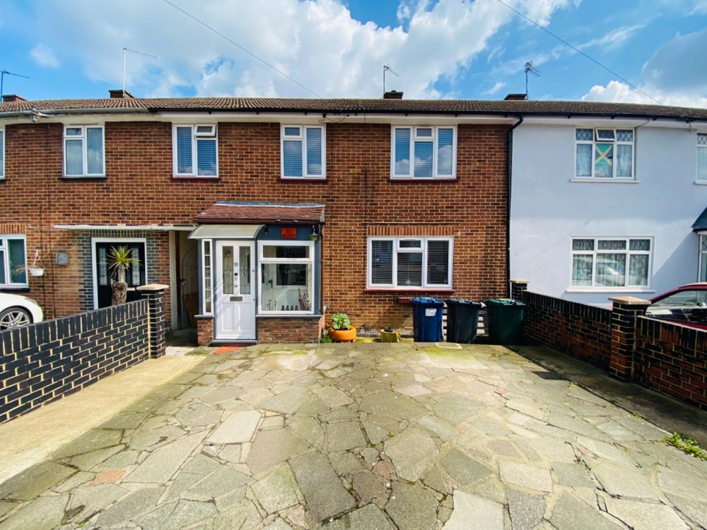 4 bed terraced house for sale in Meadfield, Edgware HA8 Zoopla