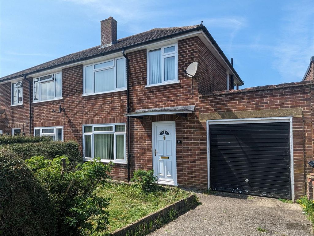 3 bed semidetached house for sale in Oaklands Way, Basingstoke RG23, £