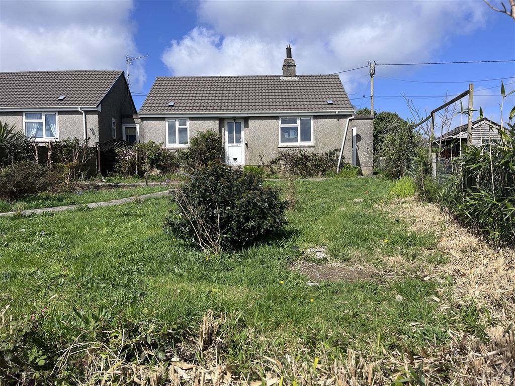 2 bed semidetached bungalow for sale in Gweal Darras Estate, Mabe