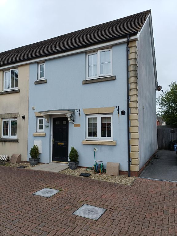 3 bed end terrace house for sale in Meysydd Y Coleg, Carmarthen SA31, £