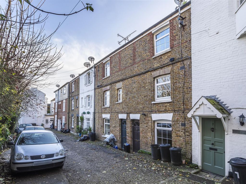 2 bed property to rent in The Pathway, Broadstairs CT10, £975 pcm Zoopla