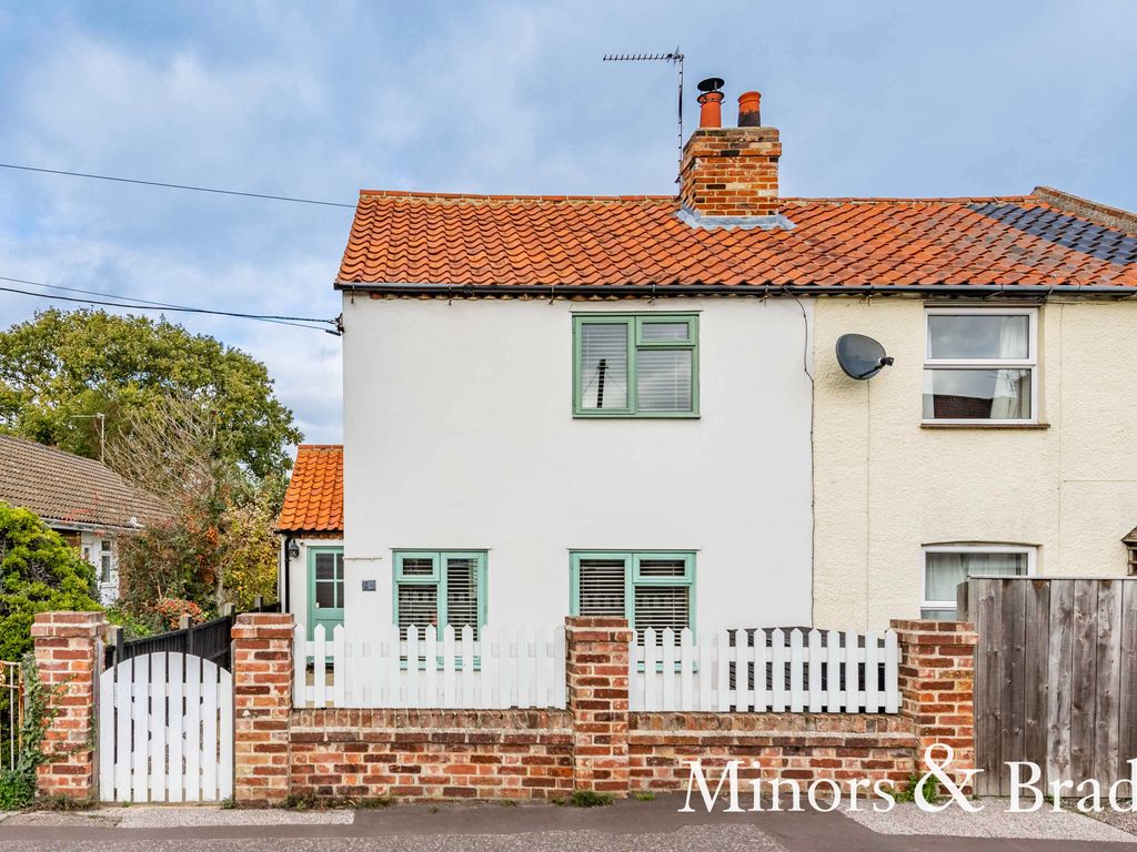 2 bed semidetached house for sale in Somerleyton Road, Lowestoft NR32