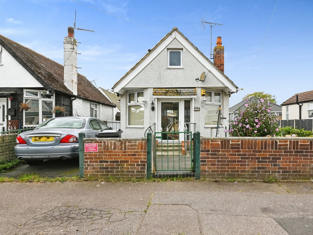 3 bed detached house for sale in Golf Green Road, Jaywick, ClactonOn