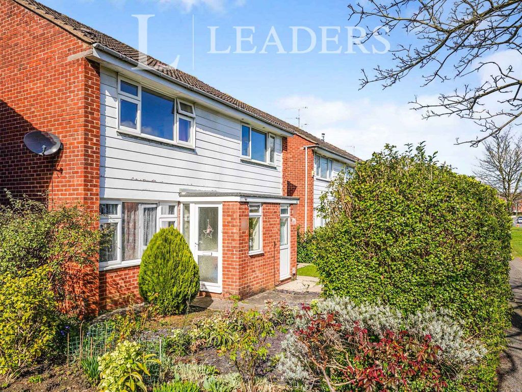 2 bed town house to rent in Medoc Close, Wymans Brook, Cheltenham GL50