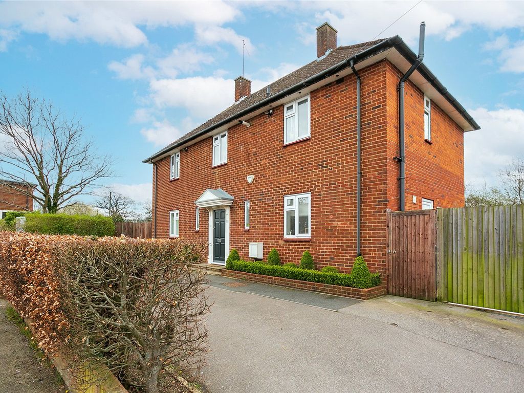 3 bed detached house for sale in Harcourt Road, Bushey, Hertfordshire