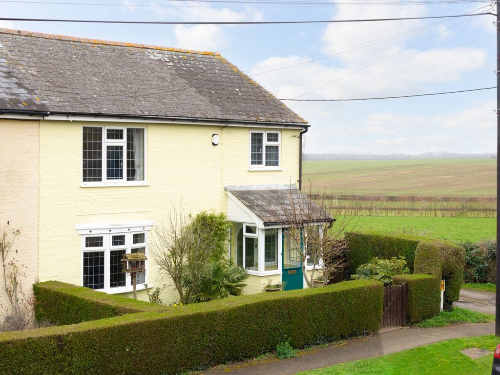 4 bed semidetached house for sale in Roman Road, Aldington, Ashford