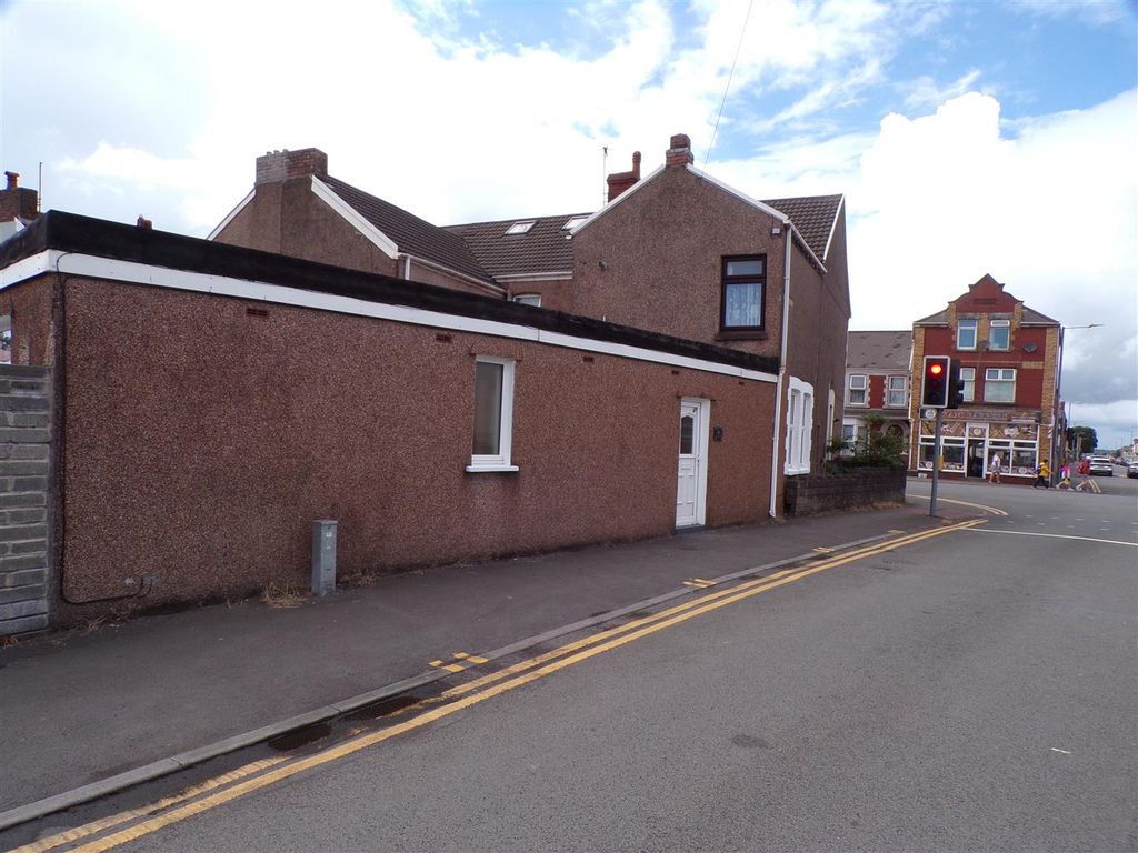 1 bed flat for sale in Victoria Road, Aberavon, Port Talbot SA12, £