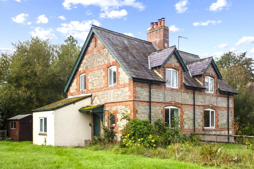 3 bed semidetached house for sale in Shaftesbury SP7, £