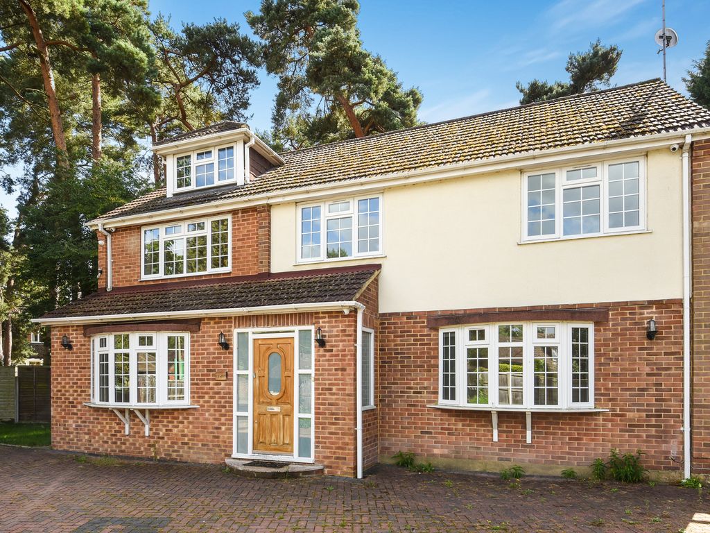 4 bed detached house to rent in Nine Mile Ride, Finchampstead