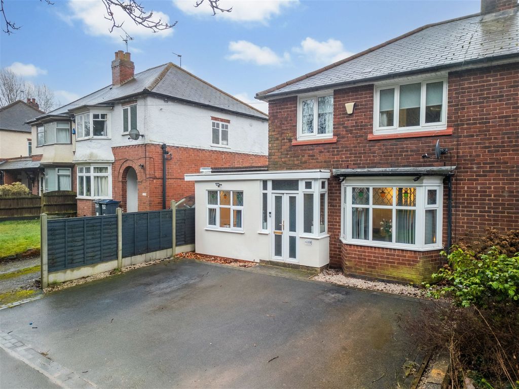 3 bed semidetached house for sale in Woodgate Lane, Birmingham B32, £
