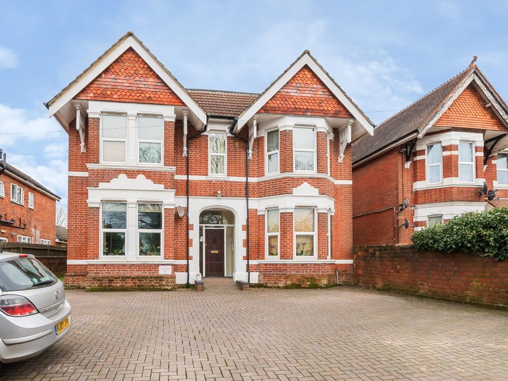 2 bed flat for sale in Portsmouth Road, Woolston, Southampton