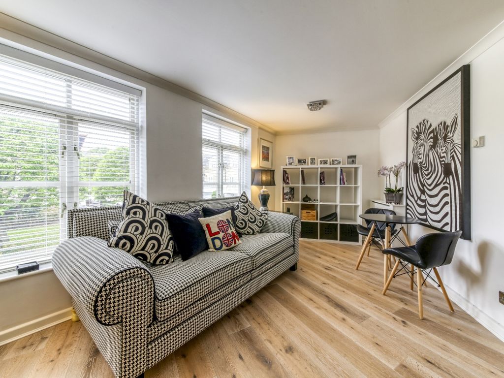 Huntingdon Gardens, London W4