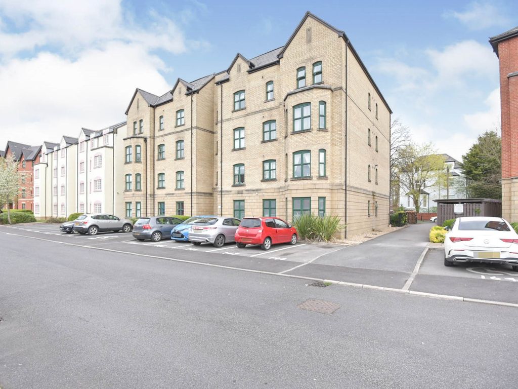 Hadfield Close, Manchester, Greater Manchester, Uk M14  