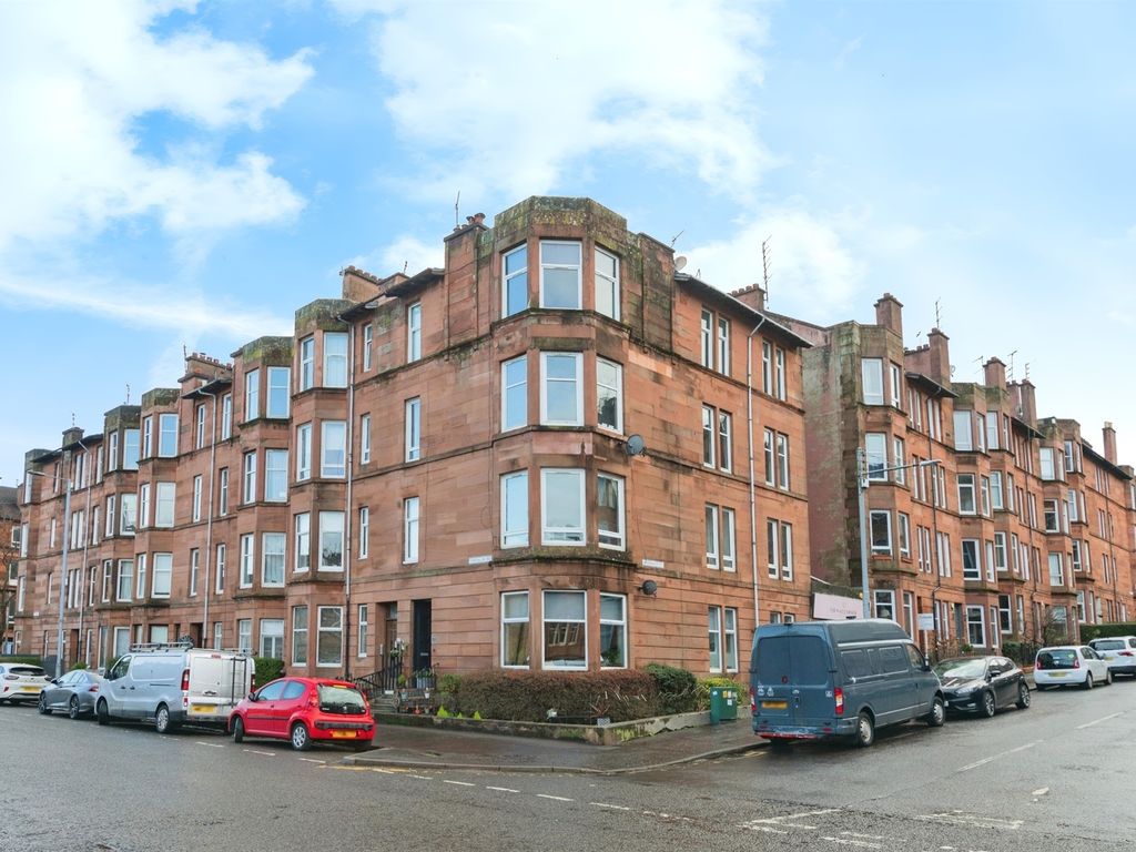 2 bed flat for sale in Tantallon Road, Shawlands, Glasgow G41, £200,000 Zoopla