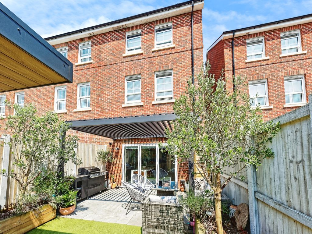 4 bed detached house for sale in London Road, Temple Ewell, Dover, Kent CT16, £390,000 Zoopla