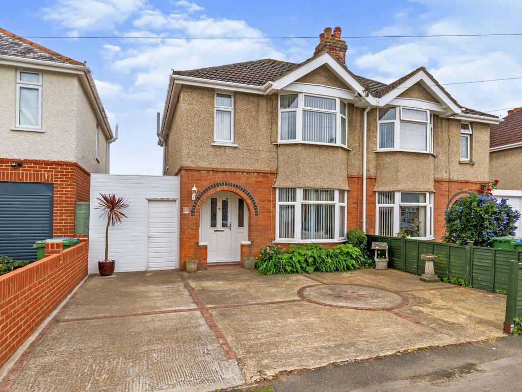 3 bed semidetached house for sale in Kennedy Road, Southampton SO16