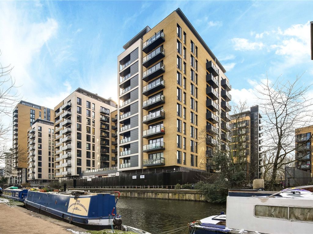 2 bed flat to rent in Regalia Point, 30 Palmers Road, London E2, £2,600