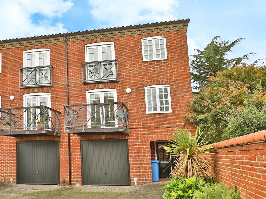 3 bed town house for sale in Bracondale Millgate, Norwich NR1, £450,000