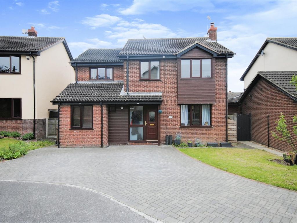 4 bed detached house for sale in Ashgrove Croft, Kippax, Leeds LS25, £