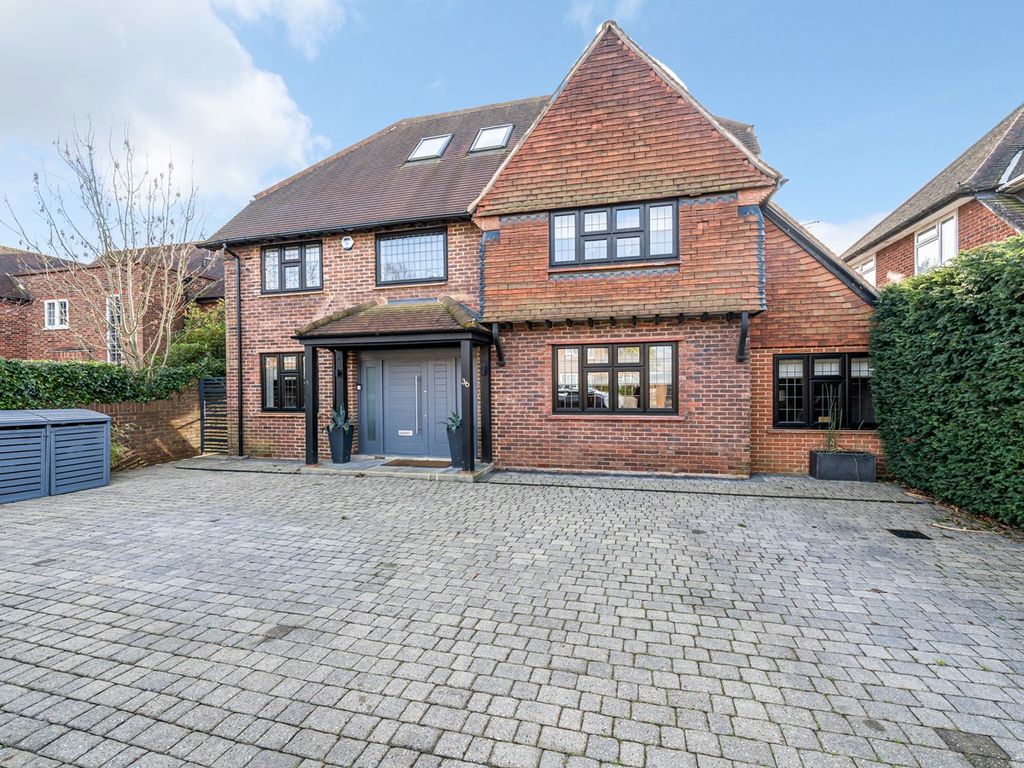 5 bed detached house for sale in Sutton Avenue, Langley SL3, £1,500,000