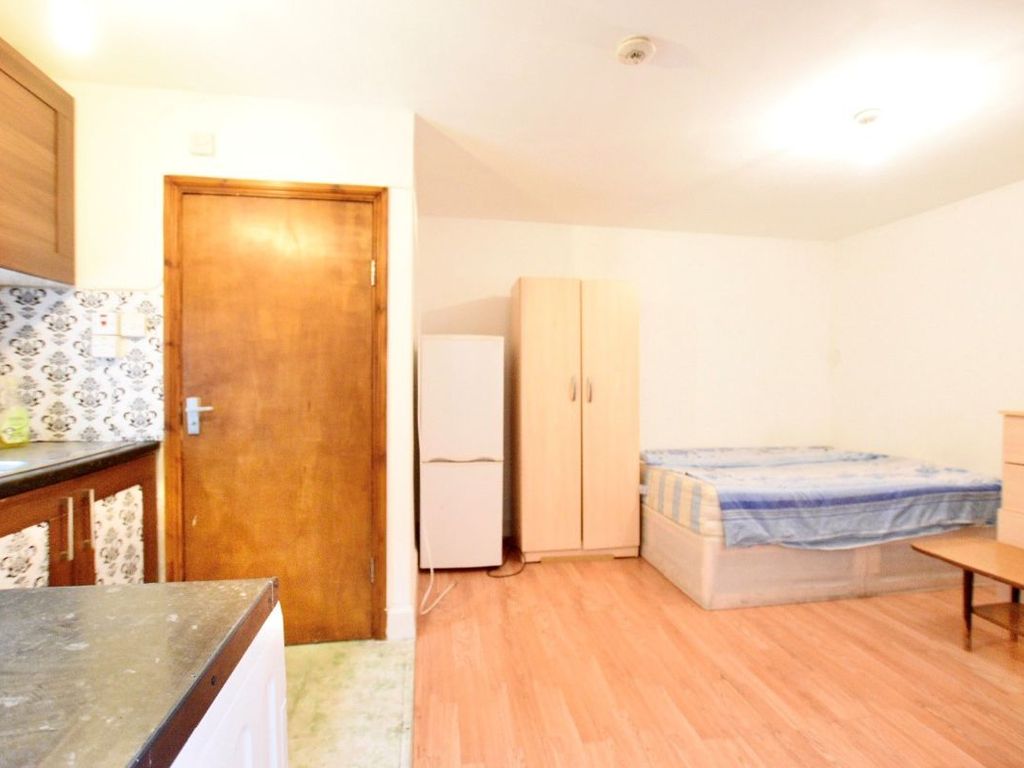 Studio to rent in Sidmouth Road, London E10 Zoopla